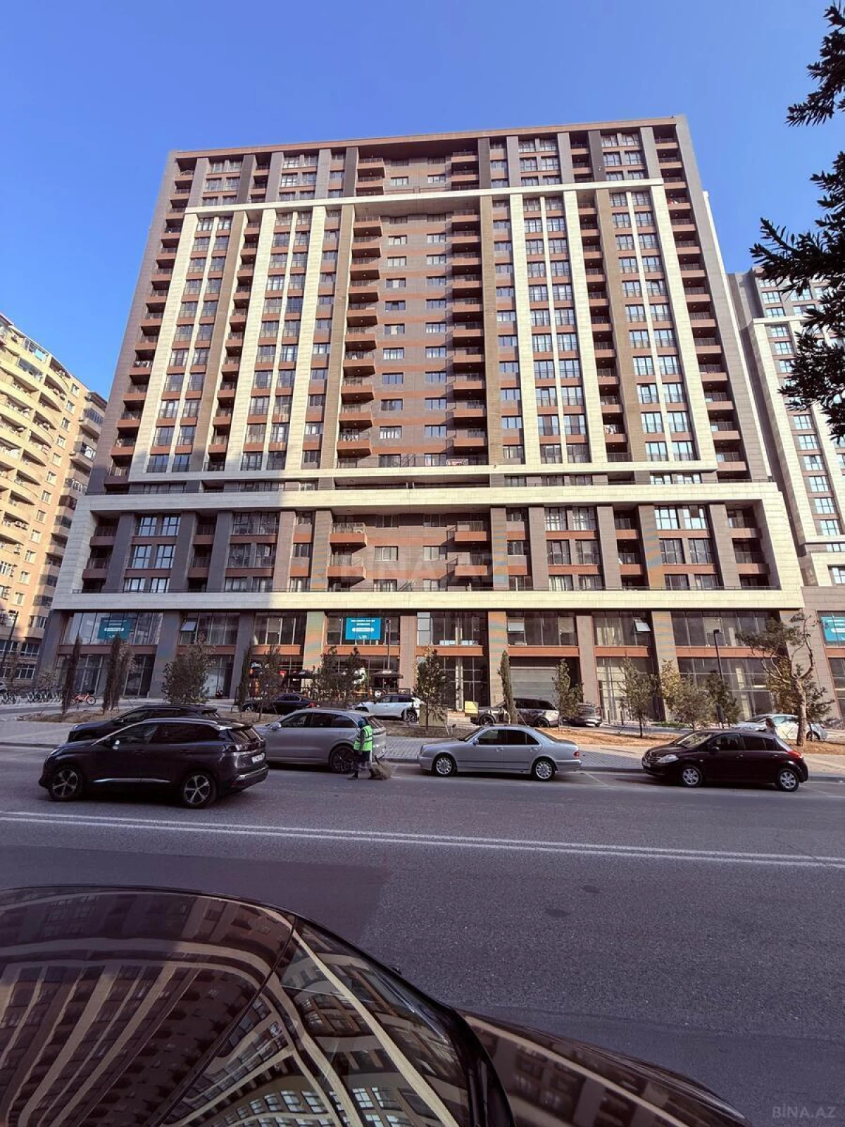 Satılır obyekt 302.1 m²