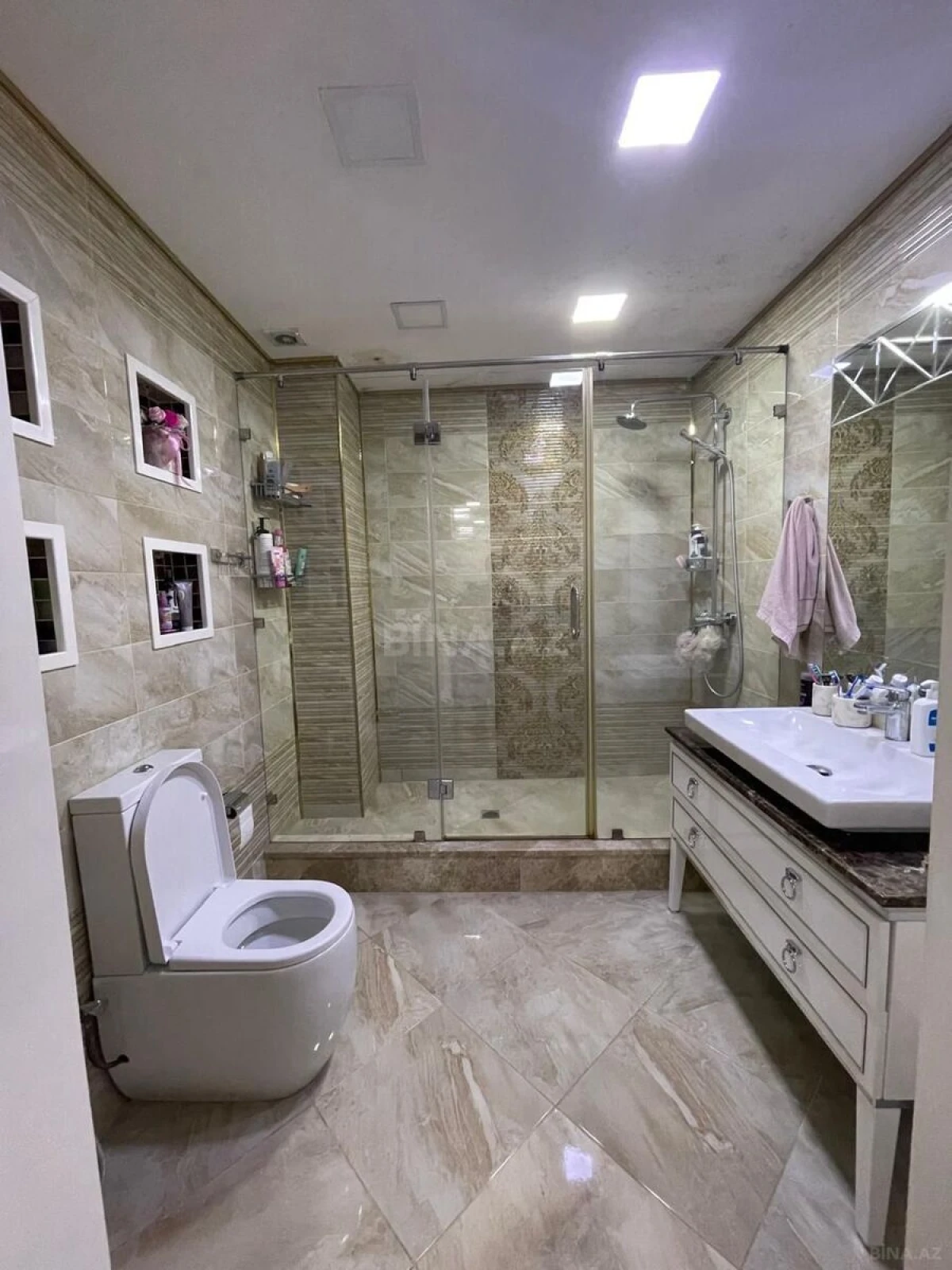 Kirayə verilir 3 otaqlı mənzil 130 m²