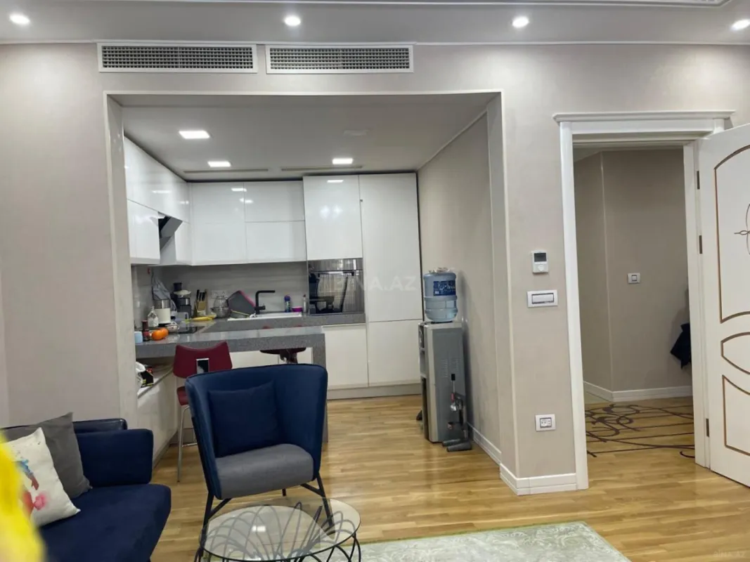 Kirayə verilir 3 otaqlı mənzil 130 m²