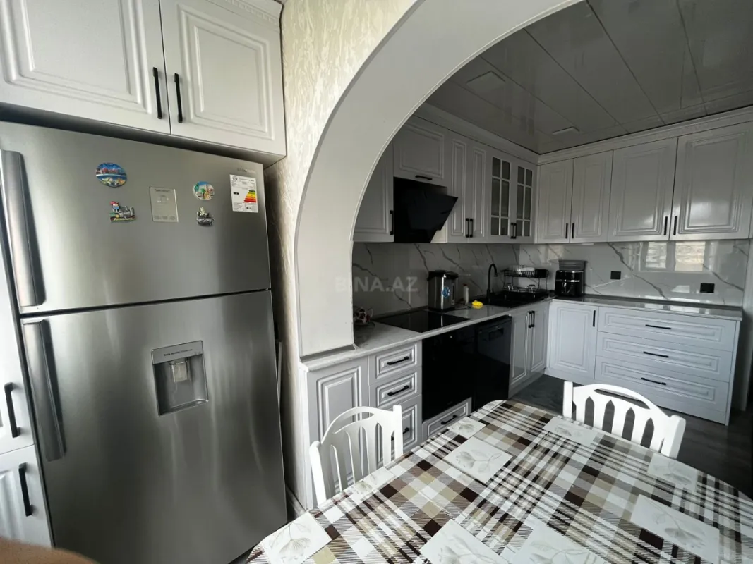 Satılır 3 otaqlı mənzil 92 m²