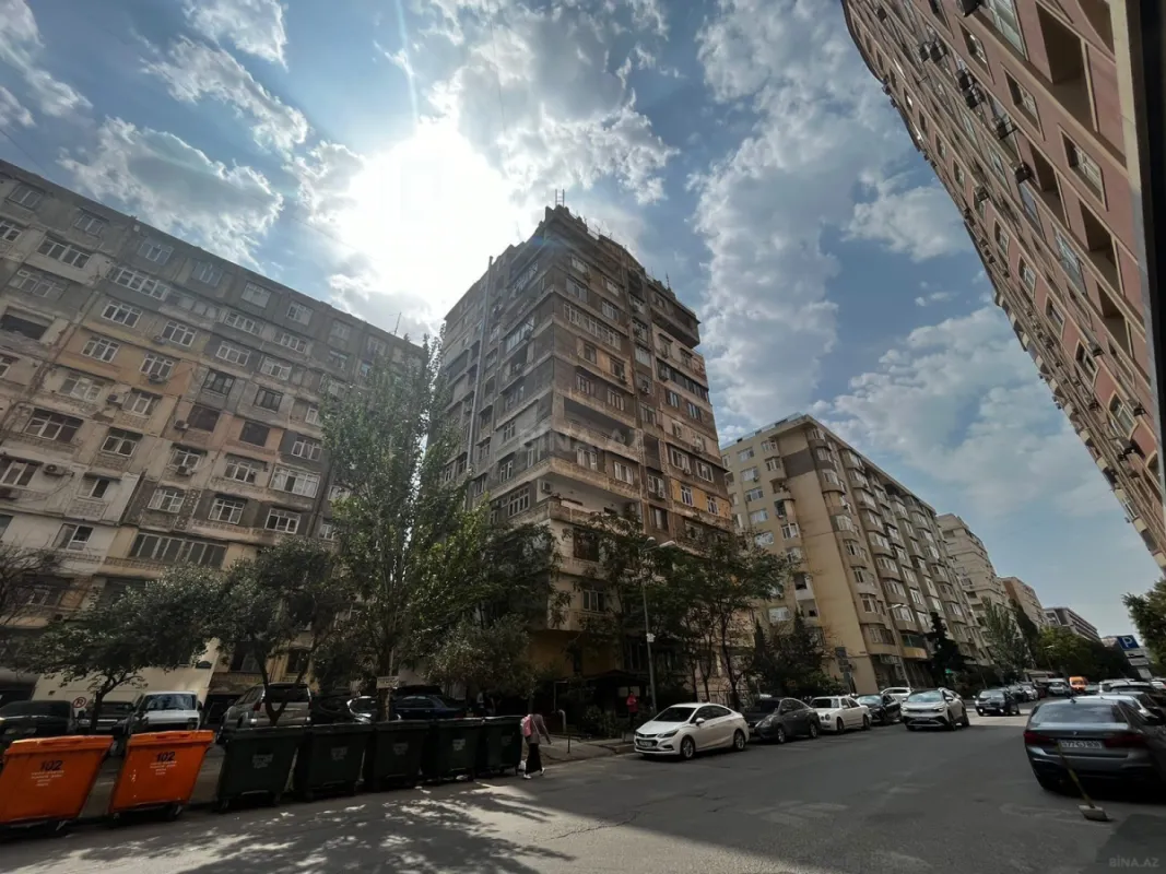 Satılır 3 otaqlı mənzil 92 m²