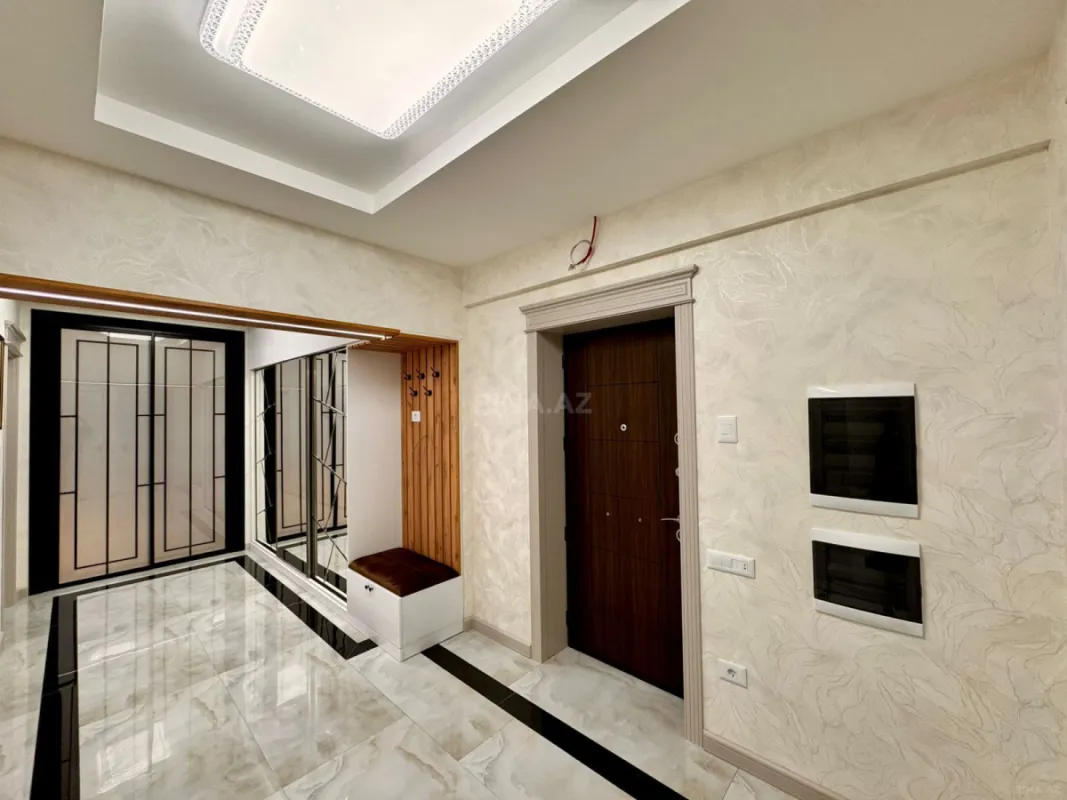 Satılır 3 otaqlı mənzil 127 m²