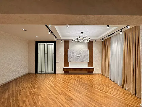 Satılır 3 otaqlı mənzil 127 m²