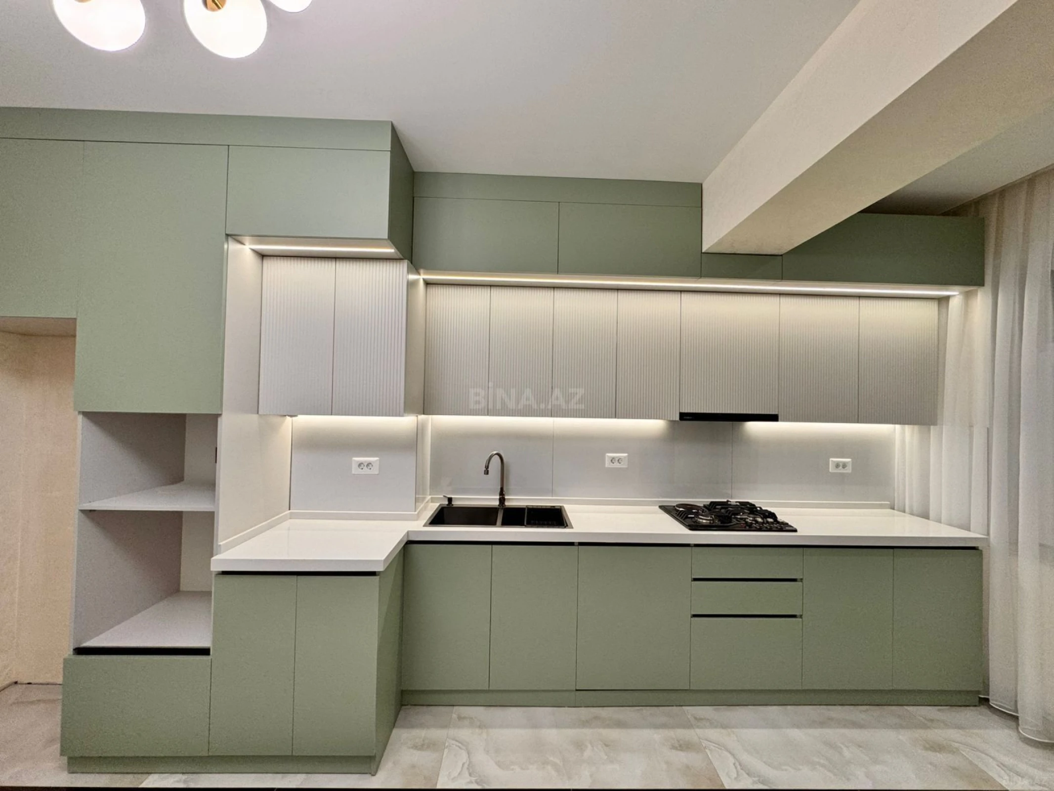 Satılır 3 otaqlı mənzil 127 m²