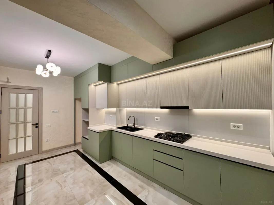 Satılır 3 otaqlı mənzil 127 m²