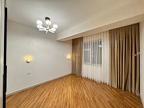 Satılır 3 otaqlı mənzil 127 m²