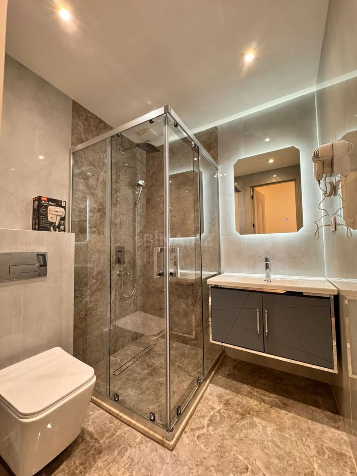 Satılır 3 otaqlı mənzil 127 m²