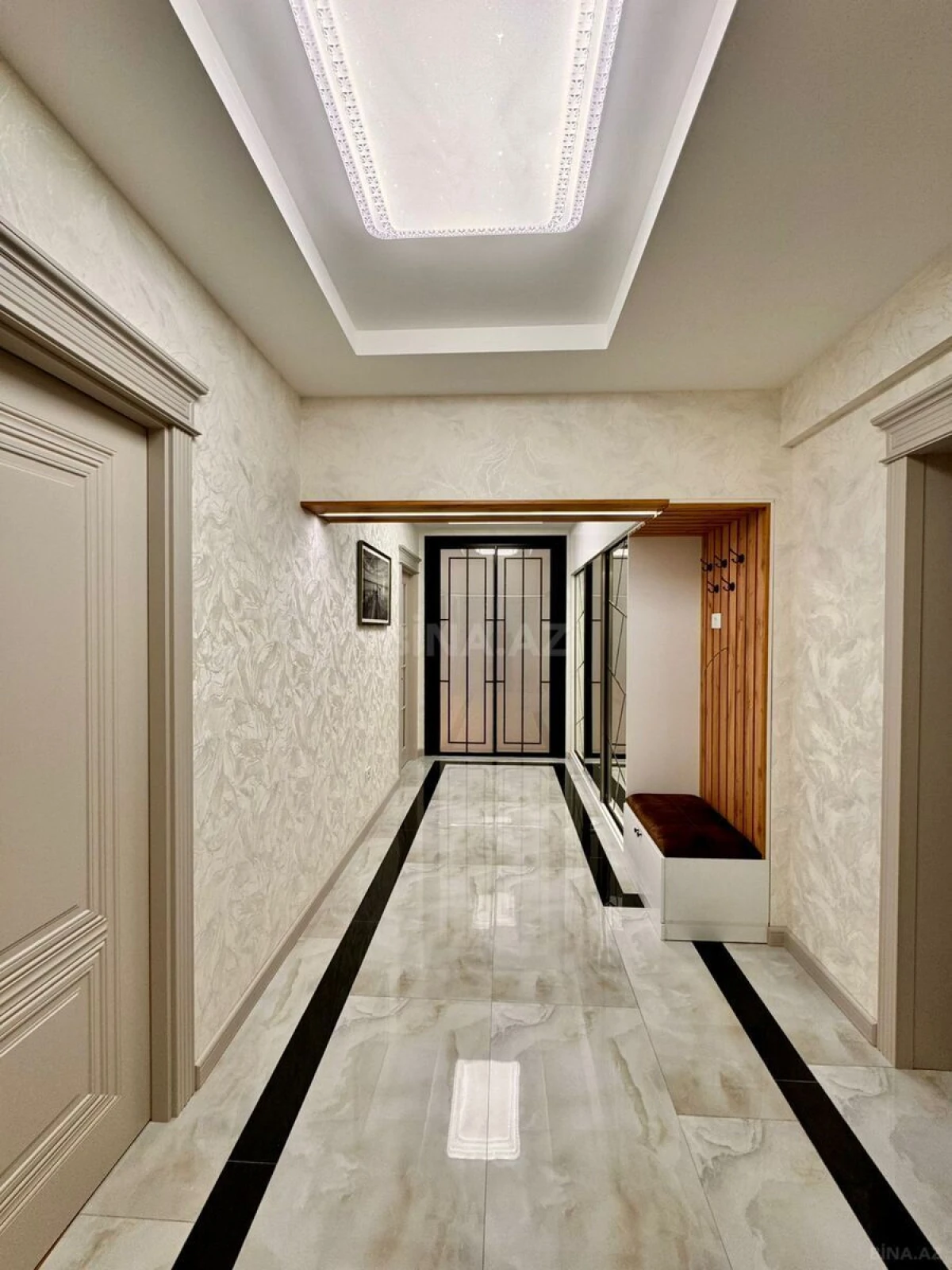 Satılır 3 otaqlı mənzil 127 m²