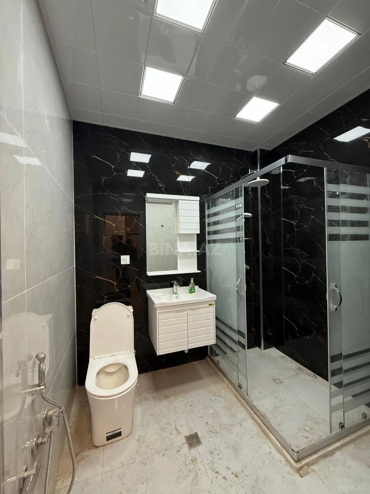 Satılır 2 otaqlı mənzil 65 m²