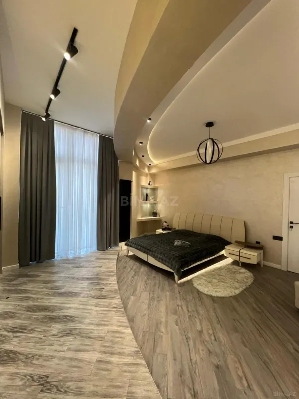 Kirayə verilir 3 otaqlı mənzil 168 m²