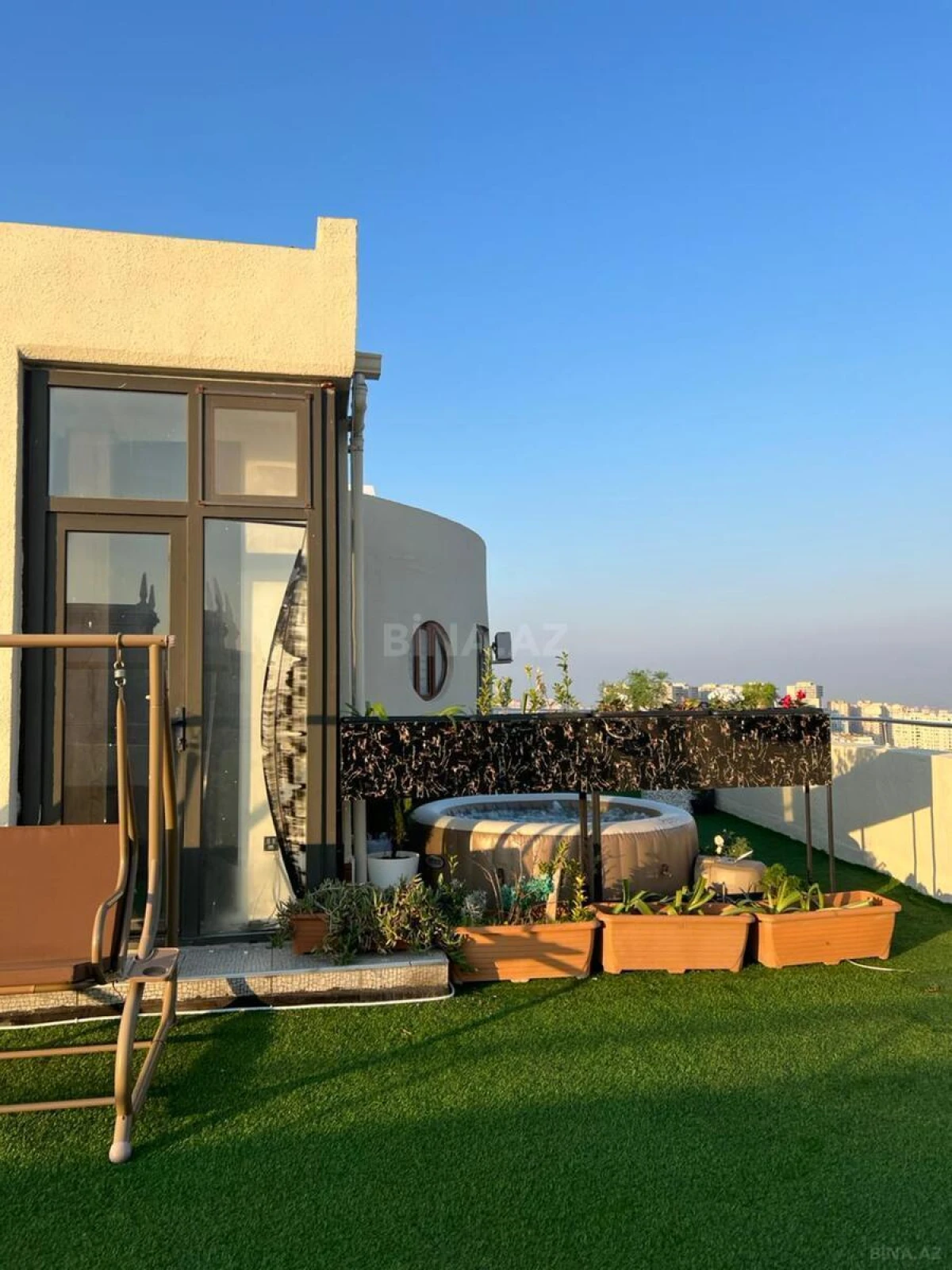 Kirayə verilir 3 otaqlı mənzil 168 m²