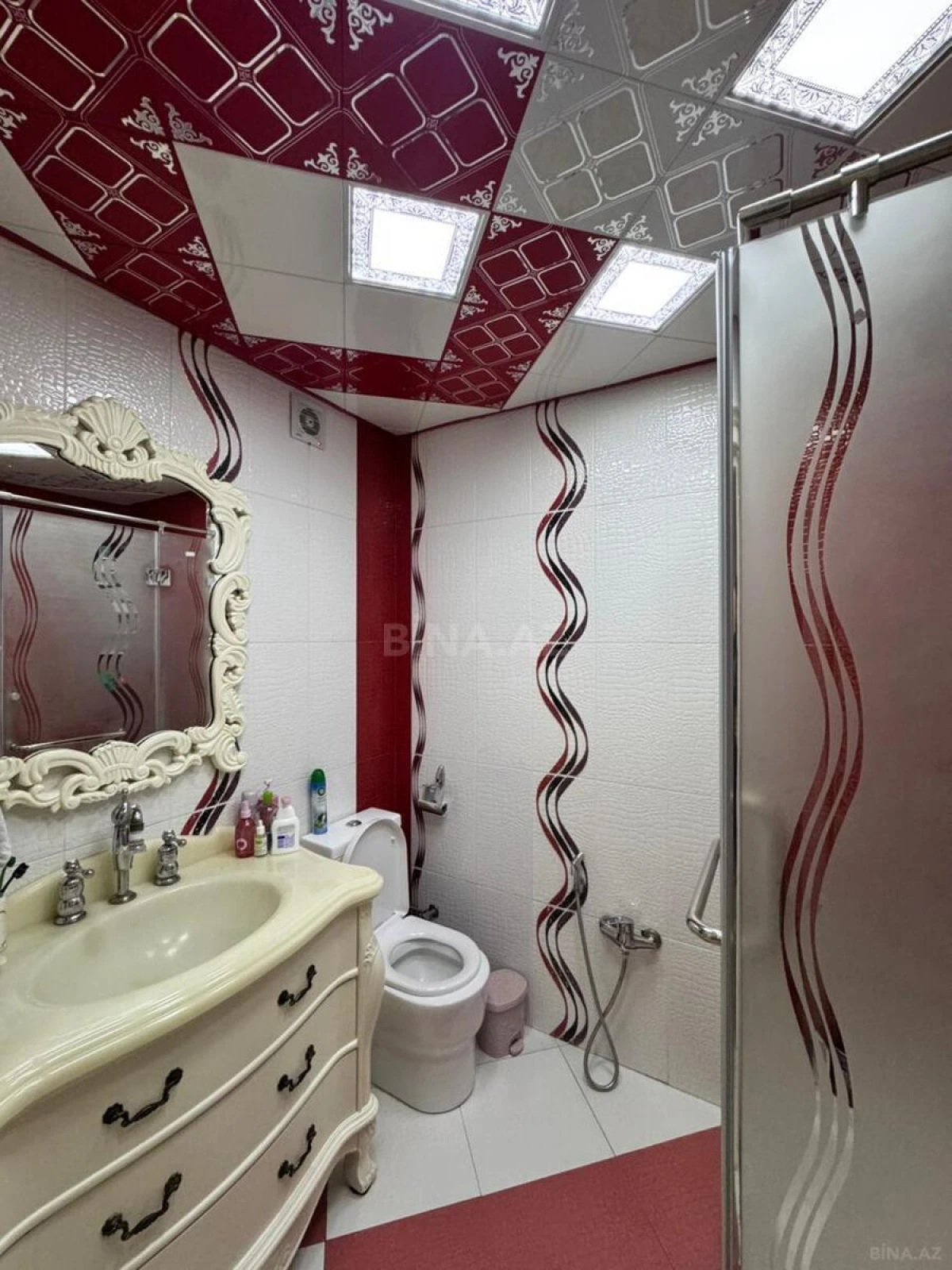 Satılır 3 otaqlı mənzil 155 m²