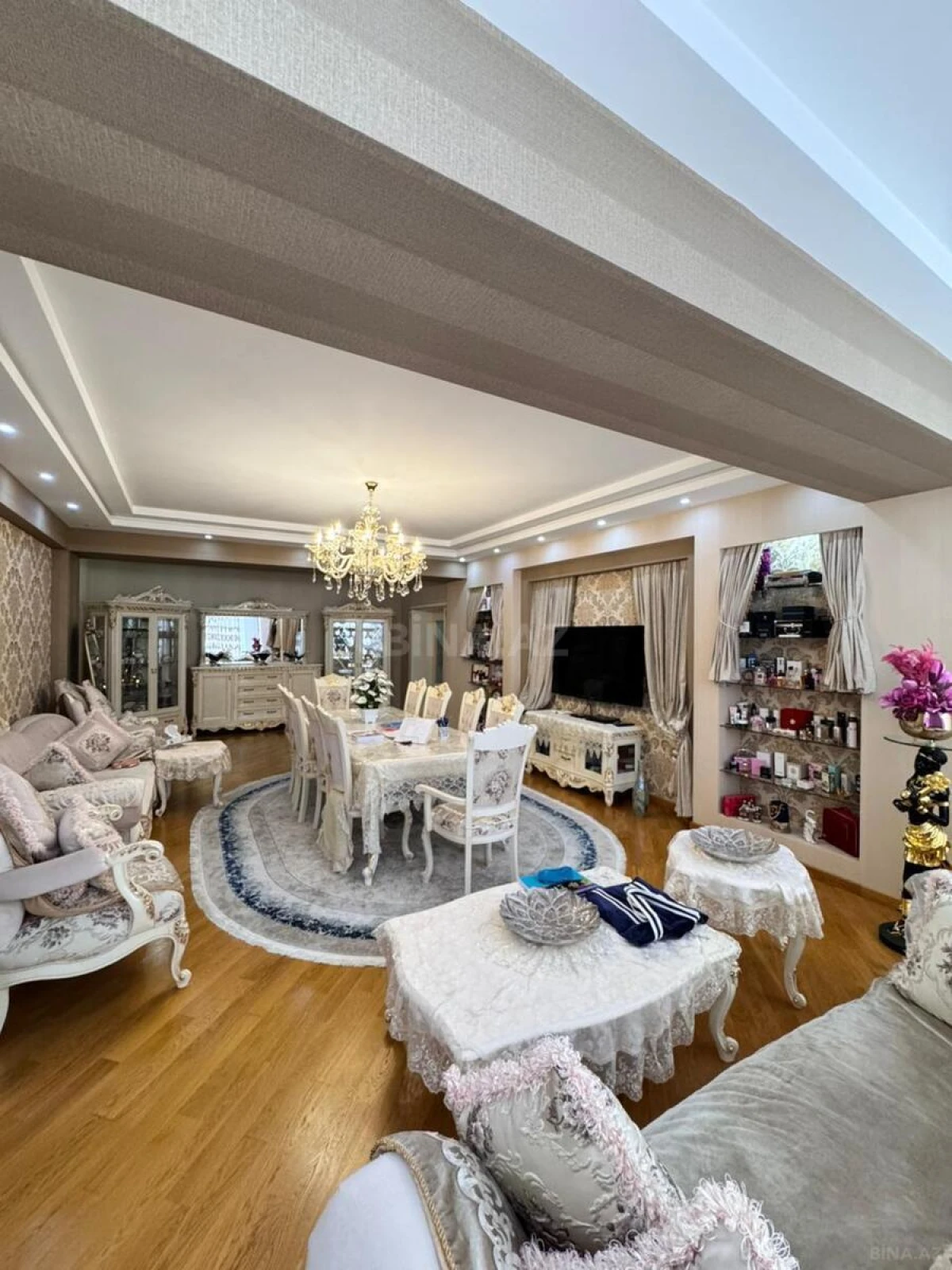 Satılır 3 otaqlı mənzil 155 m²