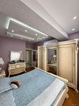 Satılır 3 otaqlı mənzil 155 m²