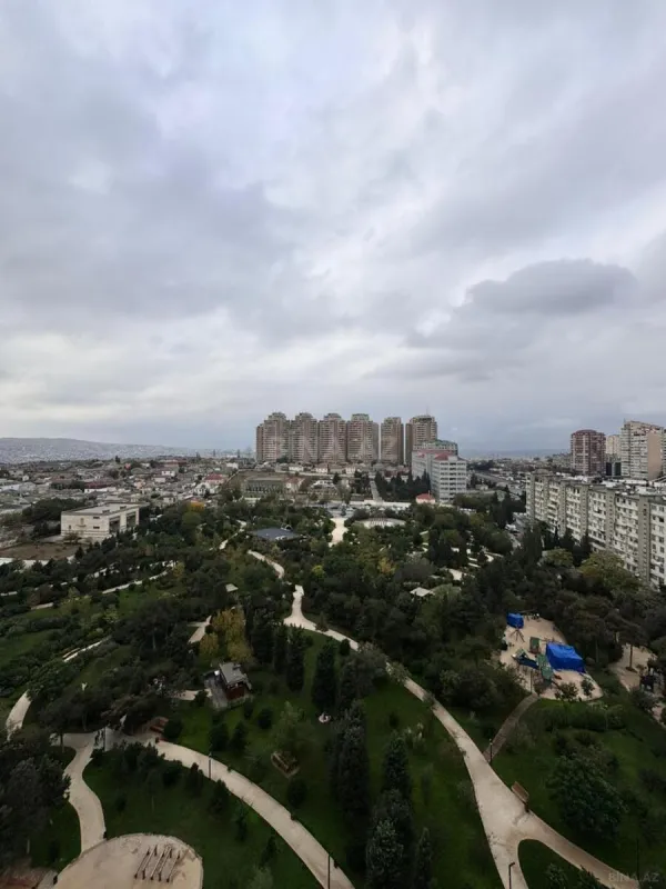 Satılır 3 otaqlı mənzil 155 m²
