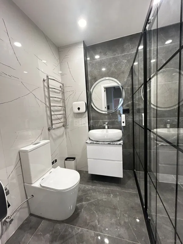 Kirayə verilir 2 otaqlı mənzil 110 m²