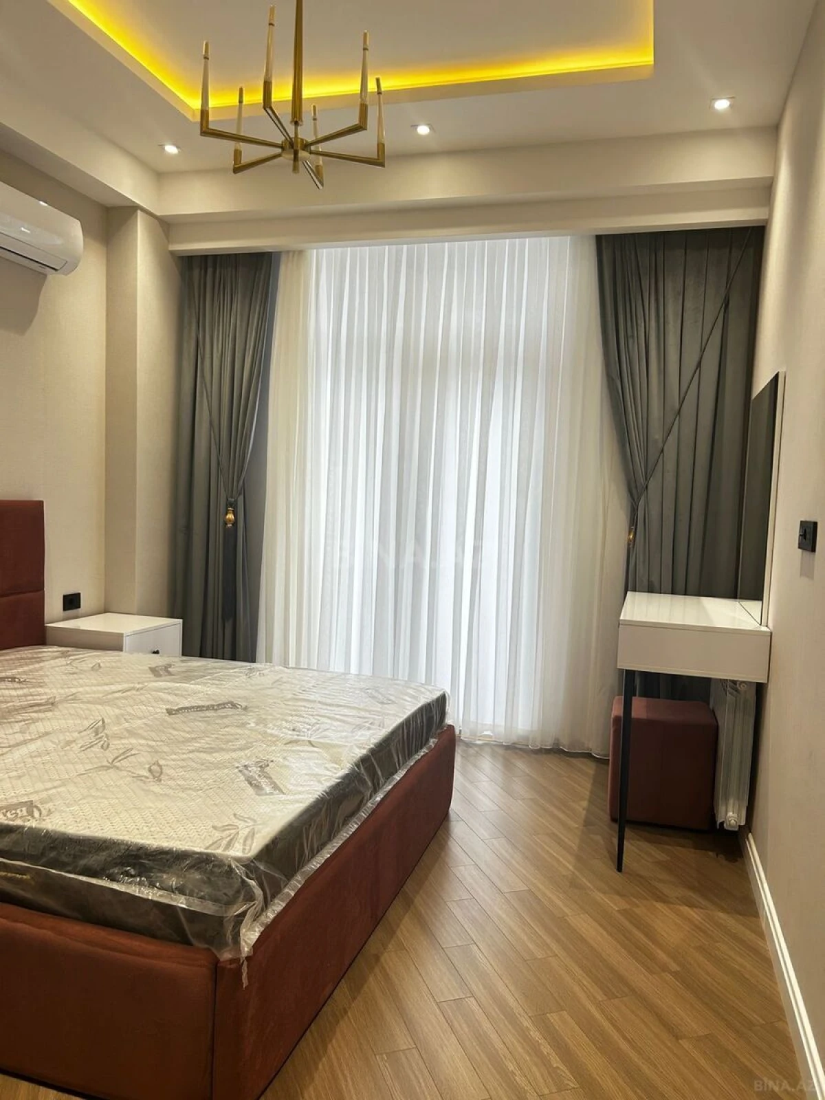 Kirayə verilir 2 otaqlı mənzil 110 m²