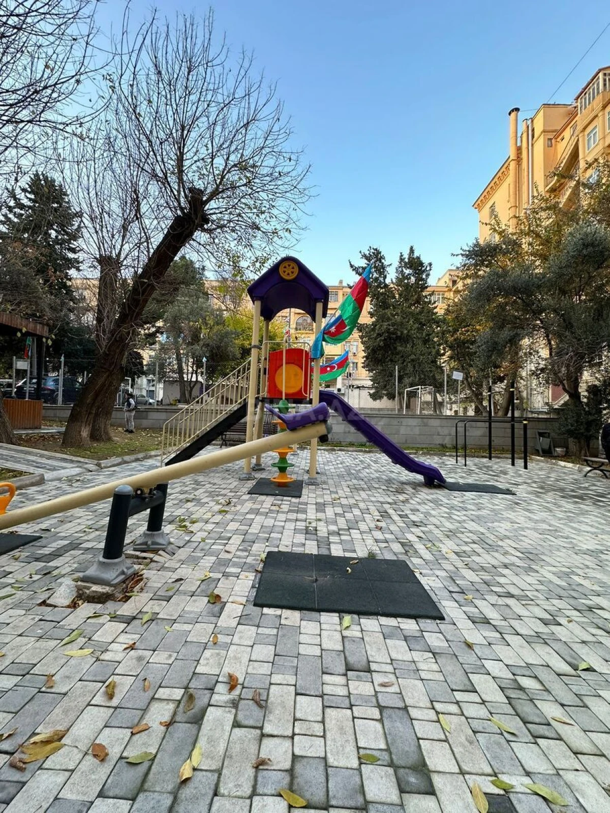 Satılır 2 otaqlı mənzil 70 m²