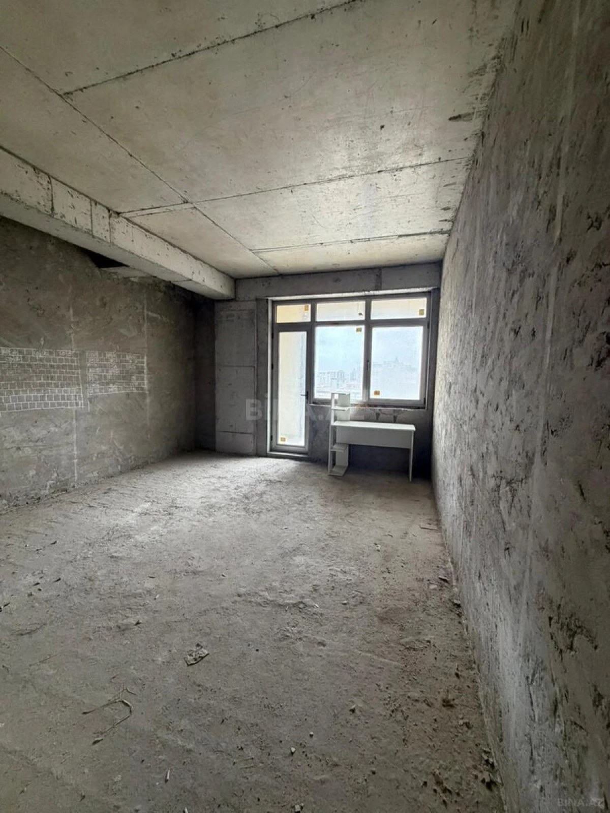 Satılır 3 otaqlı mənzil 157 m²