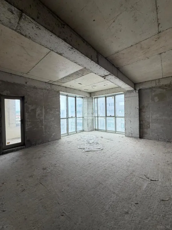 Satılır 3 otaqlı mənzil 157 m²