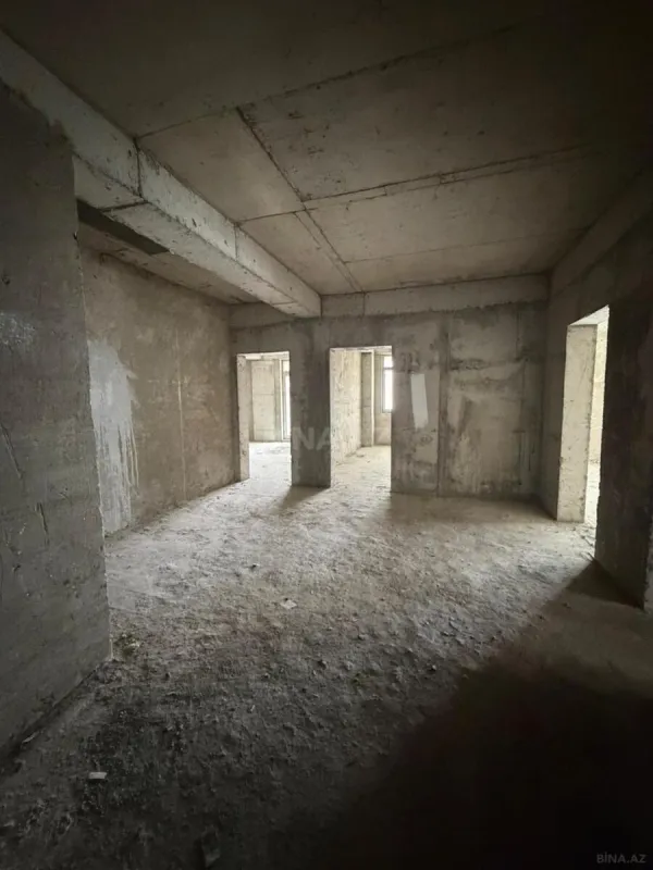 Satılır 3 otaqlı mənzil 157 m²