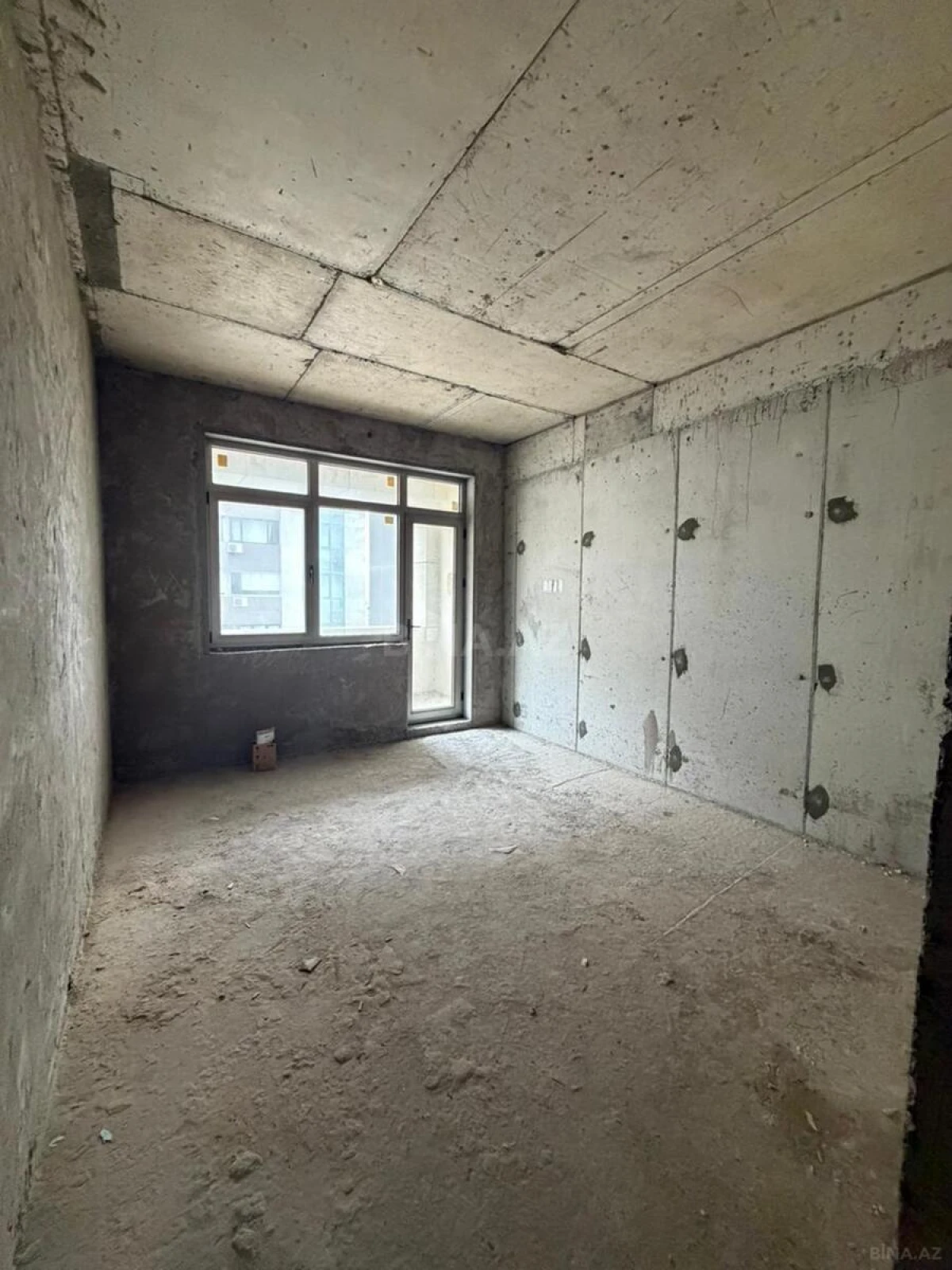 Satılır 3 otaqlı mənzil 157 m²