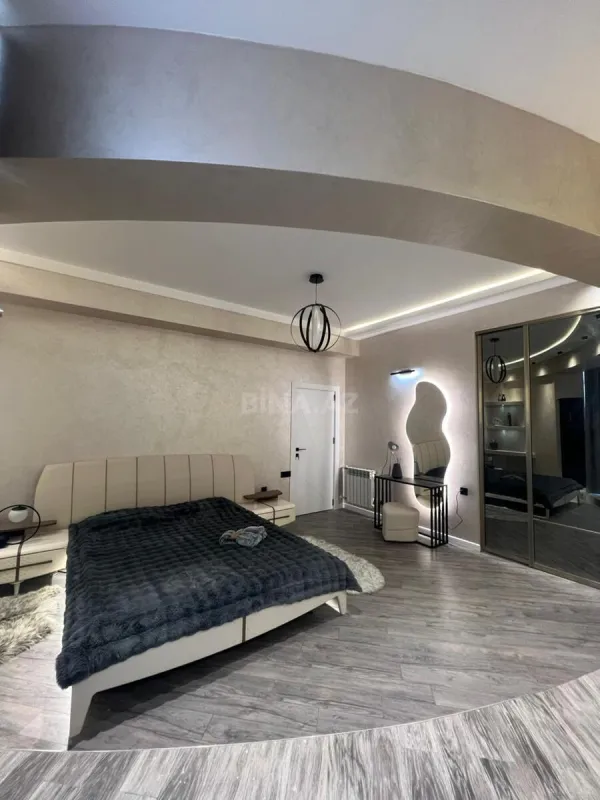 Satılır 3 otaqlı mənzil 465 m²