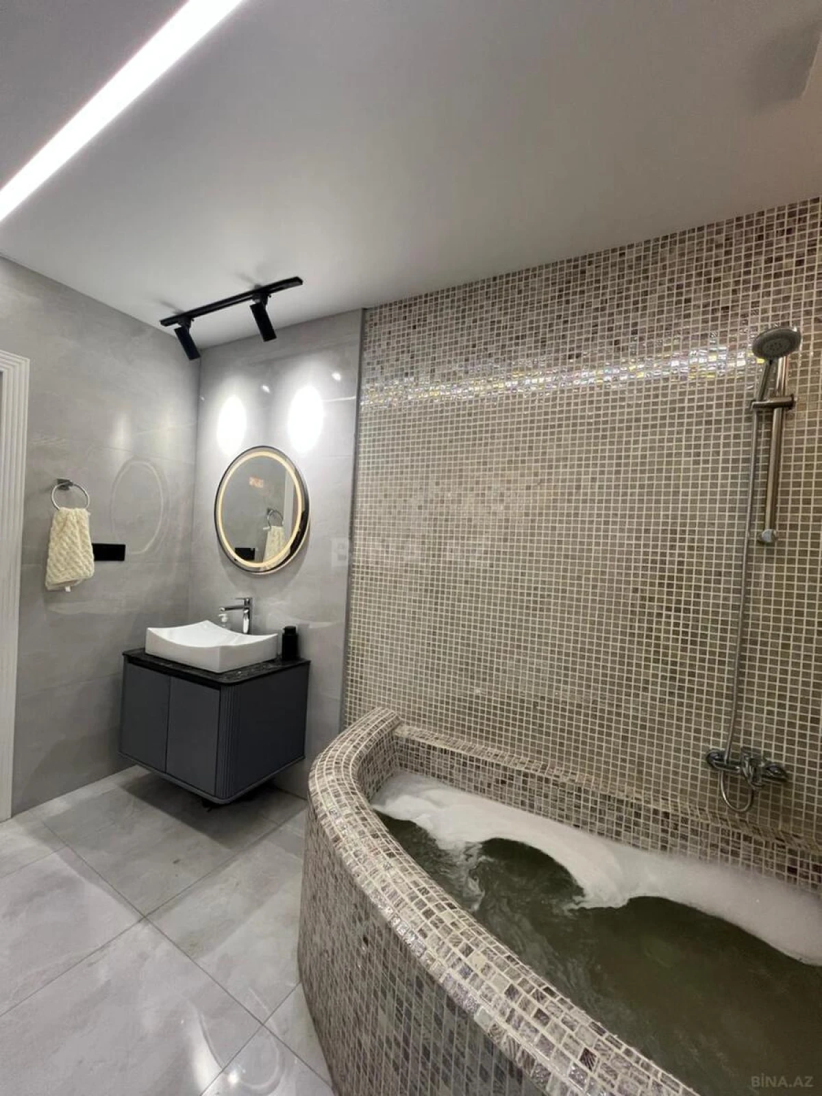 Satılır 3 otaqlı mənzil 465 m²