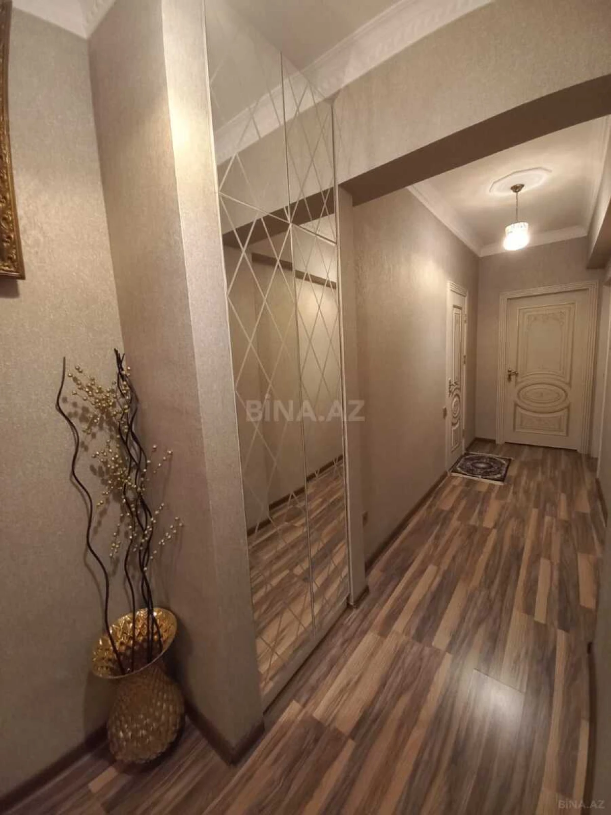 Satılır 3 otaqlı mənzil 110 m²