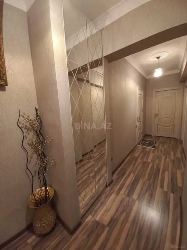 Satılır 3 otaqlı mənzil 110 m²