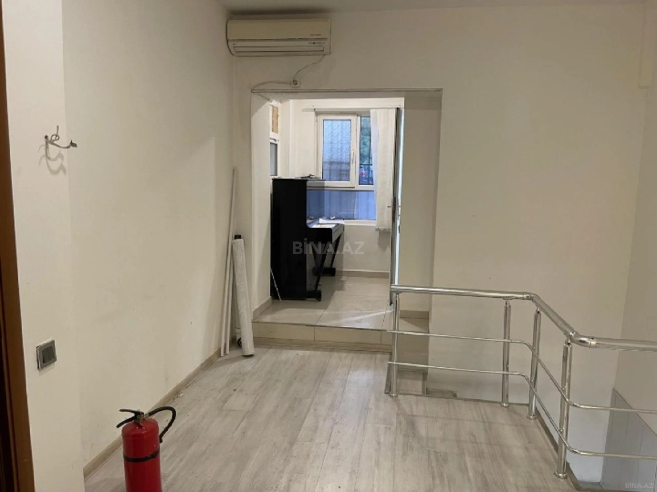 Kirayə verilir 2 otaqlı ofis 100 m²