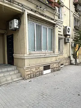 Kirayə verilir 2 otaqlı ofis 100 m²