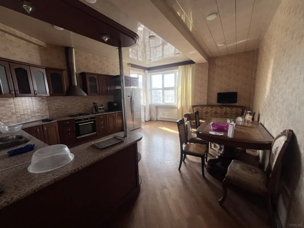 Kirayə verilir 5 otaqlı ofis 200 m²