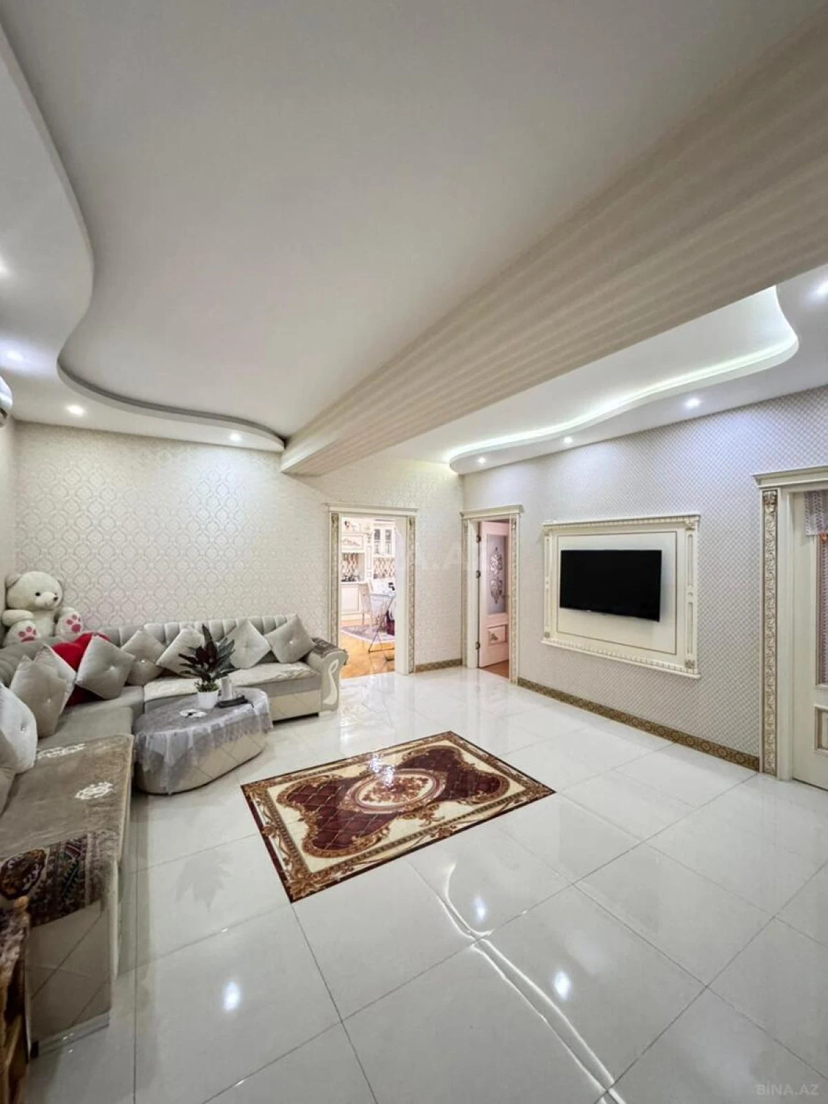 Satılır 3 otaqlı mənzil 155 m²