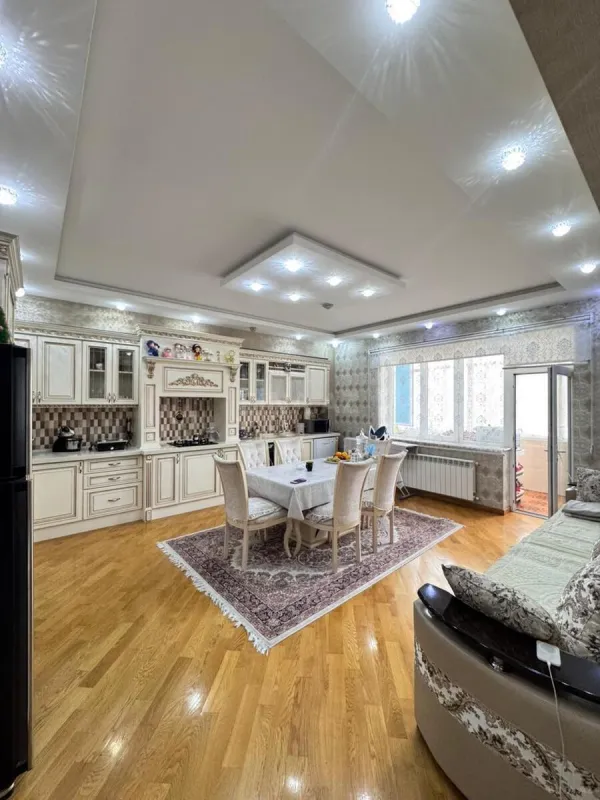 Satılır 3 otaqlı mənzil 155 m²