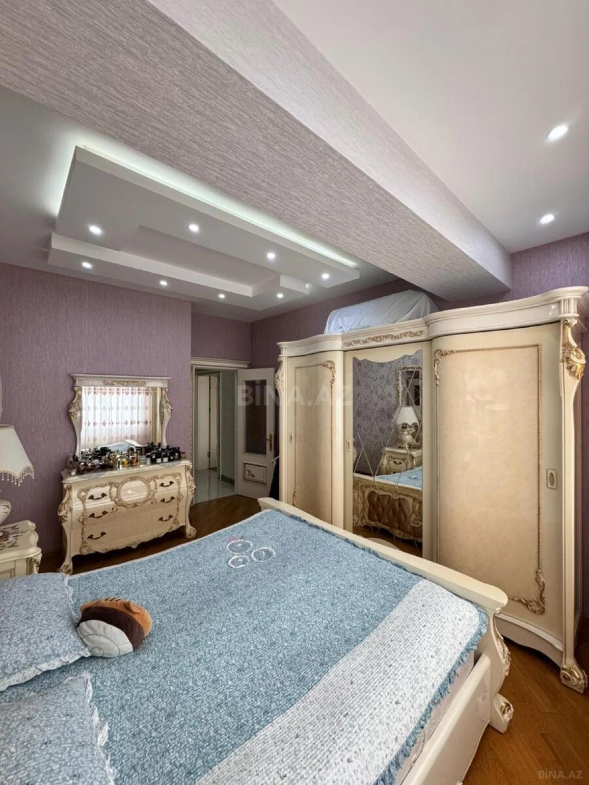 Satılır 3 otaqlı mənzil 155 m²