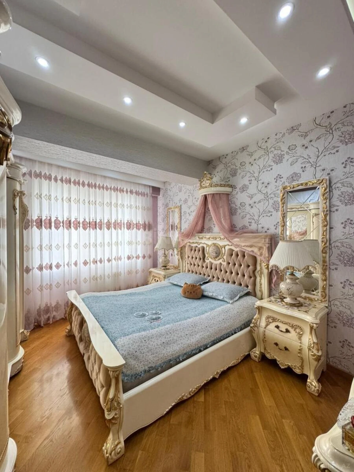 Satılır 3 otaqlı mənzil 155 m²