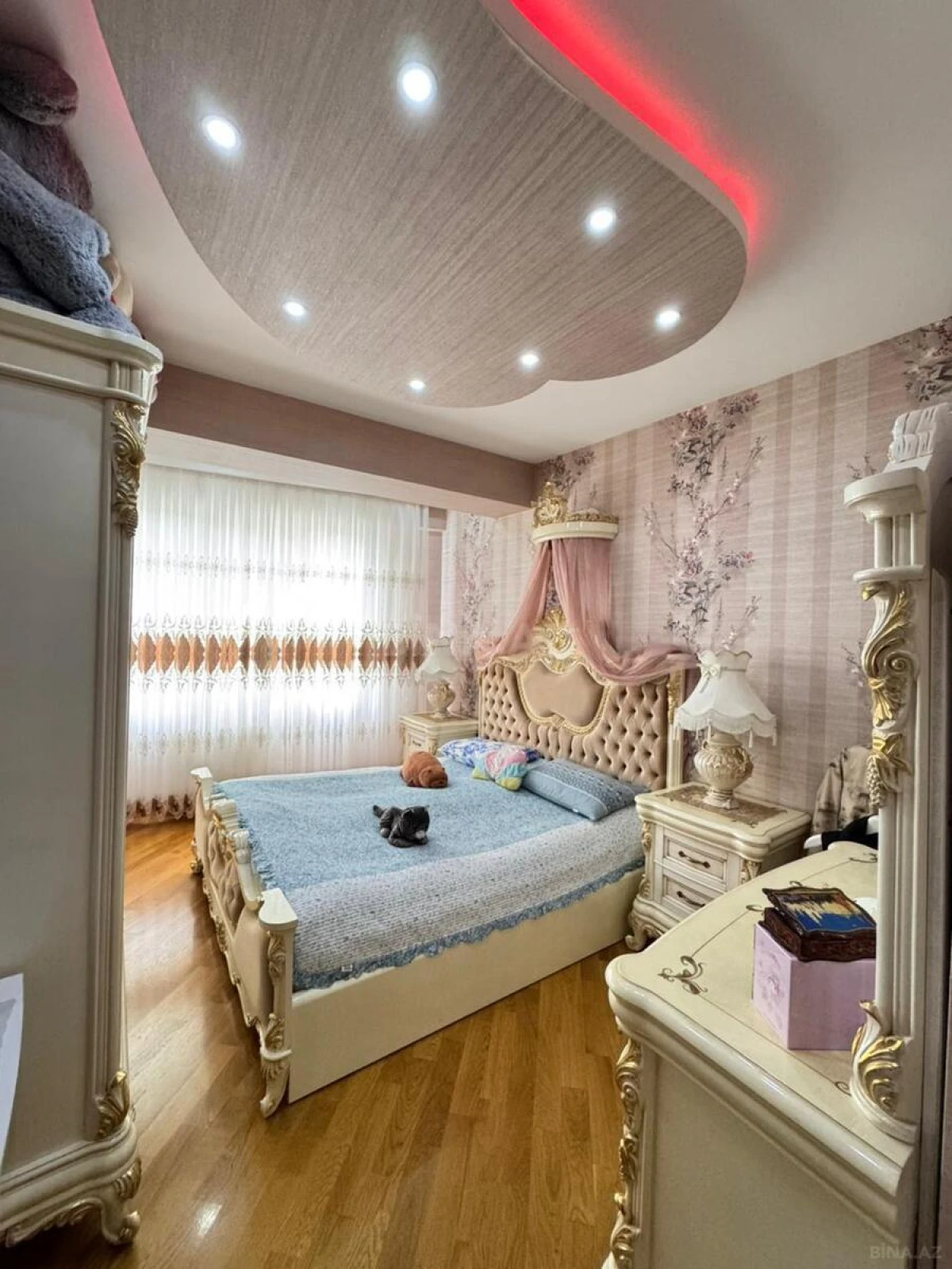 Satılır 3 otaqlı mənzil 155 m²