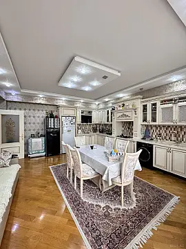 Satılır 3 otaqlı mənzil 155 m²