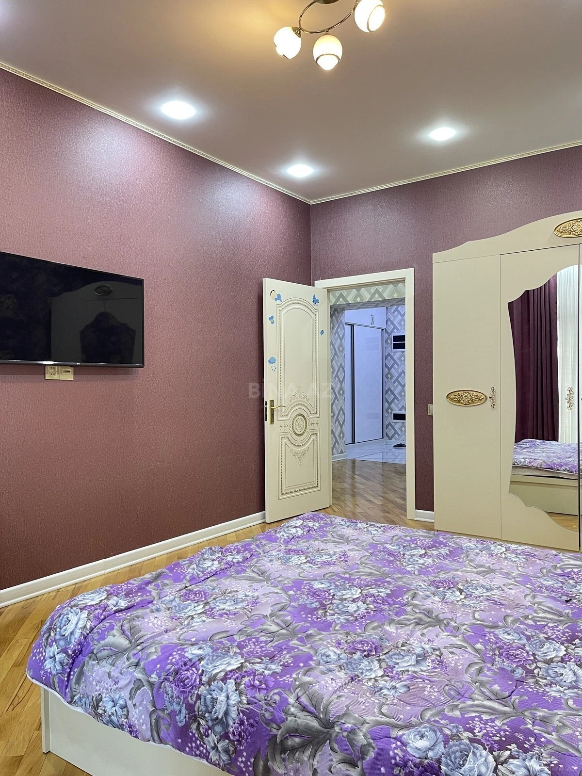 Kirayə verilir 2 otaqlı mənzil 100 m²