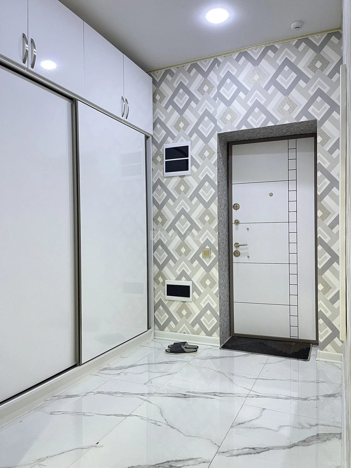 Kirayə verilir 2 otaqlı mənzil 100 m²