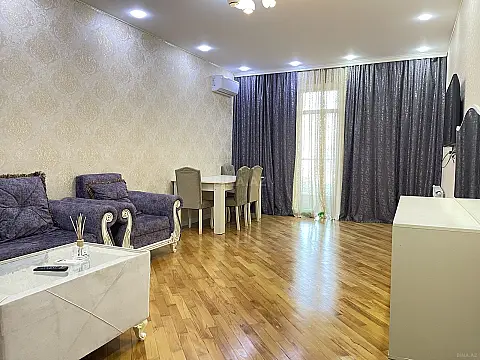 Kirayə verilir 2 otaqlı mənzil 100 m²