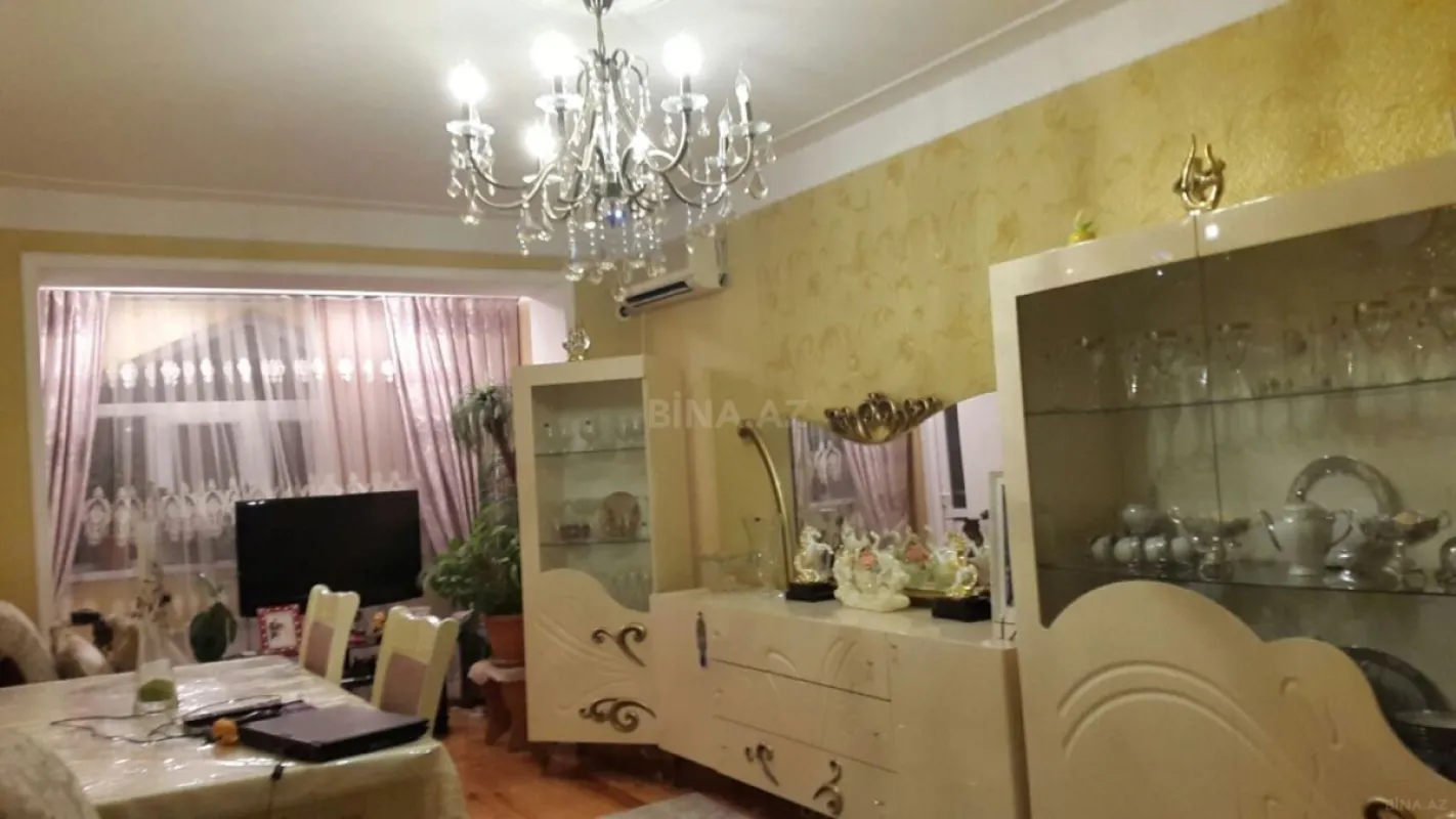 Satılır 4 otaqlı mənzil 90 m²