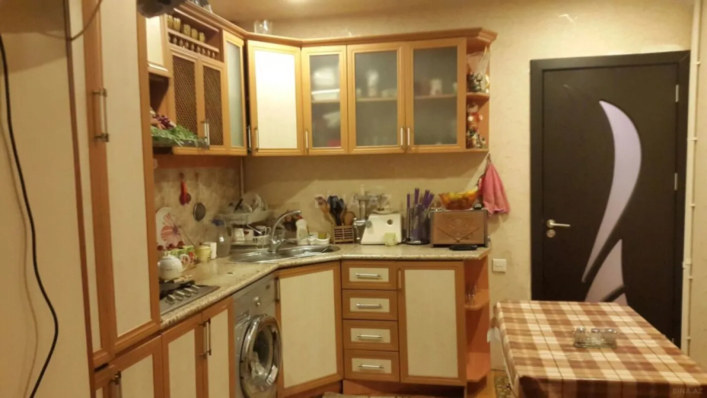 Satılır 4 otaqlı mənzil 90 m²