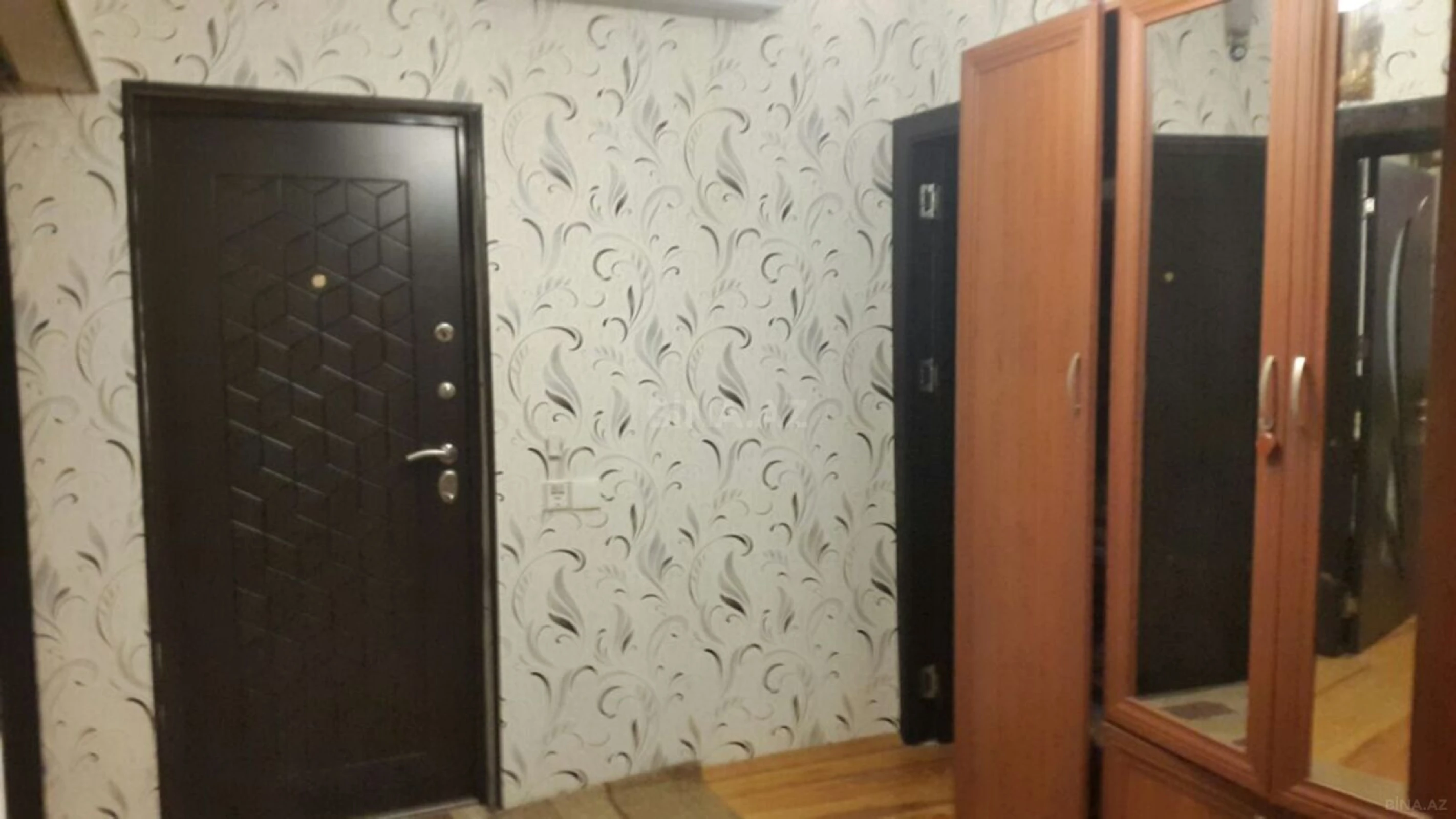 Satılır 4 otaqlı mənzil 90 m²