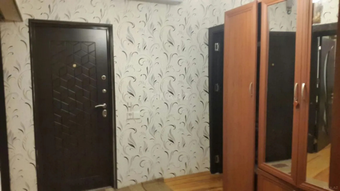 Satılır 4 otaqlı mənzil 90 m²