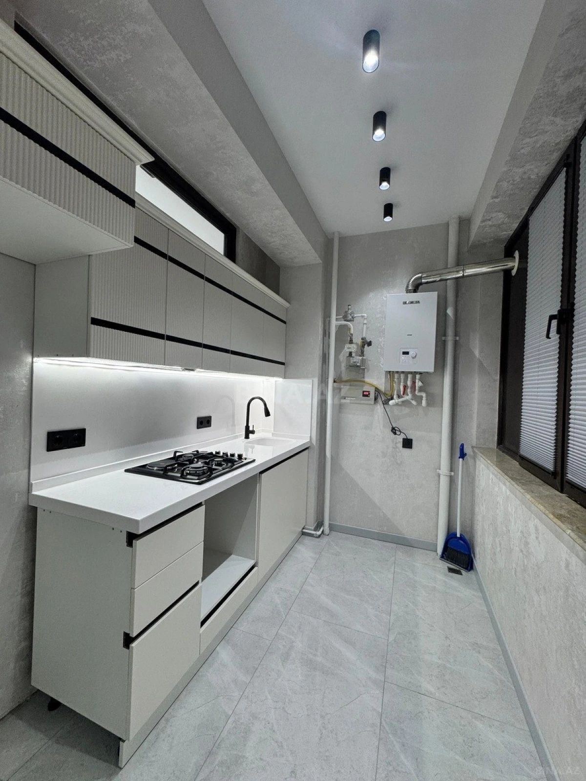 Satılır 2 otaqlı mənzil 56 m²