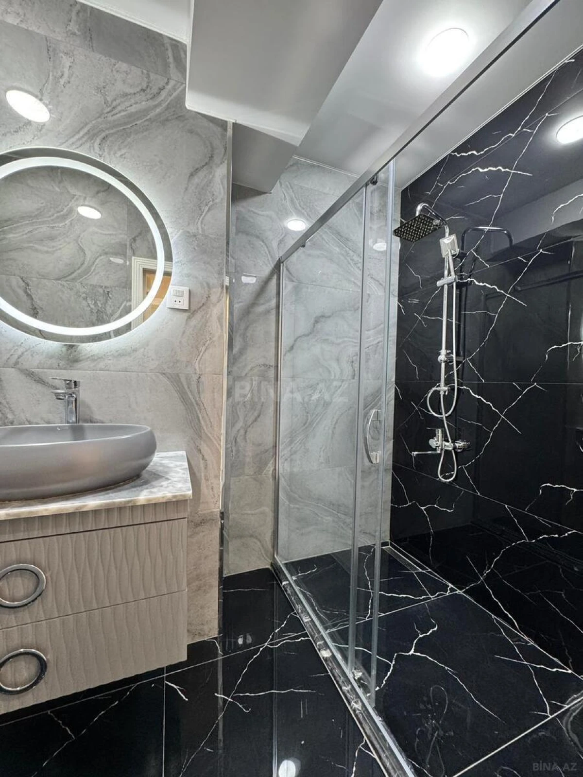 Satılır 3 otaqlı mənzil 95 m²