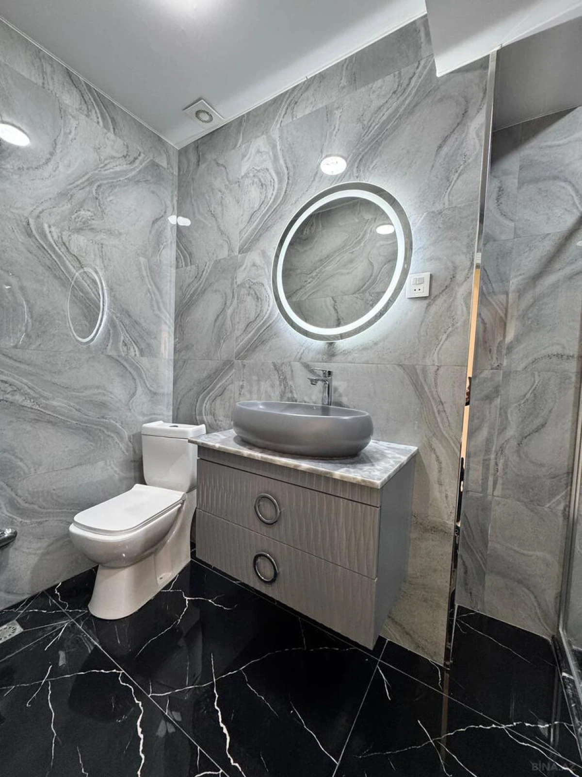 Satılır 3 otaqlı mənzil 95 m²