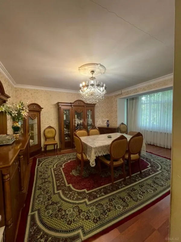 Satılır 4 otaqlı mənzil 120 m²
